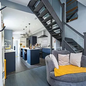  Holiday home House